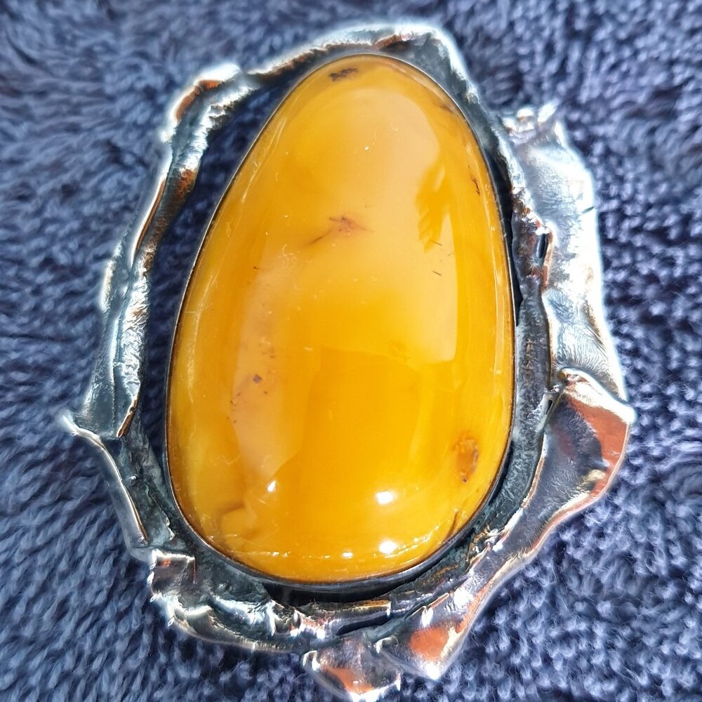 Fabulous Antique Natural Butterscotch Egg Yolk Amber Brooch European Origin